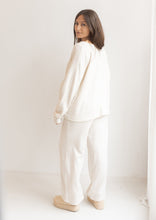 Lade das Bild in den Galerie-Viewer, Pullover &quot;COZY DAY&quot; | Light Beige
