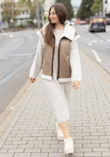 Lade das Bild in den Galerie-Viewer, Oversize Teddy Weste &quot;RUBY&quot; | Beige
