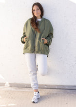 Lade das Bild in den Galerie-Viewer, Bomberjacke &quot;LONA&quot; | Khaki
