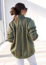 Lade das Bild in den Galerie-Viewer, Bomberjacke &quot;LONA&quot; | Khaki

