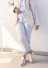 Lade das Bild in den Galerie-Viewer, Joggpants &quot;CARLA&quot; | light Grey
