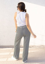 Lade das Bild in den Galerie-Viewer, Stretchy Pants &quot;MILLA&quot; | Streifen
