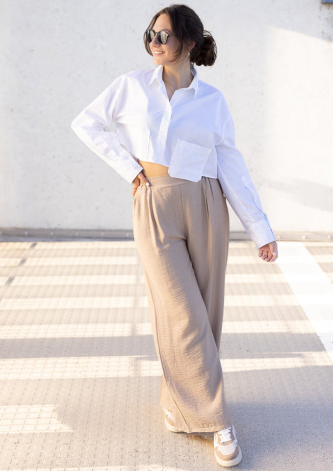 Lockere Hose mit weitem Bein 