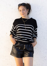 Lade das Bild in den Galerie-Viewer, Kurzarm Pullover &quot;SANNE&quot; | Schwarz
