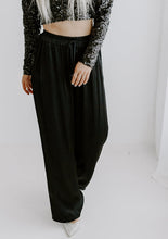 Lade das Bild in den Galerie-Viewer, Silky Pants | &quot;NINU&quot; verschiedene Farben
