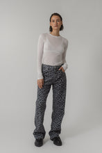 Lade das Bild in den Galerie-Viewer, Kai Denim Leo Grey | OH APRIL
