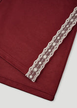 Lade das Bild in den Galerie-Viewer, Kael Lace Trackpants Merlot | Oh April
