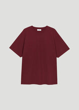 Lade das Bild in den Galerie-Viewer, BF T-Shirt Good Karma Wave Merlot | Oh April
