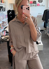 Lade das Bild in den Galerie-Viewer, Hose Carol Stripes | Taupe
