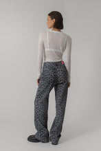 Lade das Bild in den Galerie-Viewer, Kai Denim Leo Grey | OH APRIL
