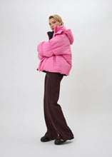 Lade das Bild in den Galerie-Viewer, Nicky Puffer Jacket Candy/Truffle Leo | Oh April
