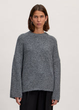 Lade das Bild in den Galerie-Viewer, Oversize Ulva Jumper
