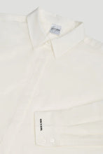 Lade das Bild in den Galerie-Viewer, Leya Oversized Shirt Warm White | Oh April x Saint Sass
