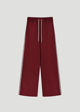 Lade das Bild in den Galerie-Viewer, Kael Lace Trackpants Merlot | Oh April
