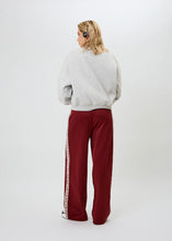 Lade das Bild in den Galerie-Viewer, Kael Lace Trackpants Merlot | Oh April
