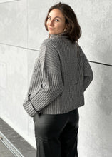 Lade das Bild in den Galerie-Viewer, Pullover &quot;LUCA&quot; | Dark Grey
