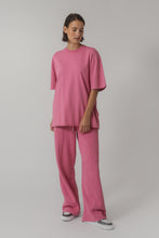 Lade das Bild in den Galerie-Viewer, Boyfriend T-Shirt Era Deep Pink | OH APRIL
