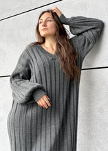Lade das Bild in den Galerie-Viewer, Geripptes Strickkleid &quot;SUSAN&quot; | Dark Grey
