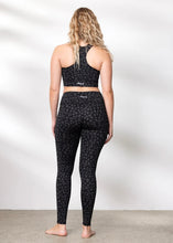 Lade das Bild in den Galerie-Viewer, Leggings Leo Black

