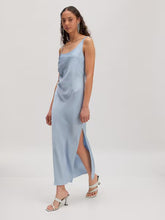 Lade das Bild in den Galerie-Viewer, Valeska Dress | Edited
