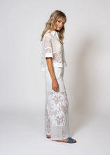 Lade das Bild in den Galerie-Viewer, Ackee Lace Pants | Off White

