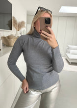 Lade das Bild in den Galerie-Viewer, Basic Longsleeve mit Rollkragen | Schwarz &amp; Dark Grey
