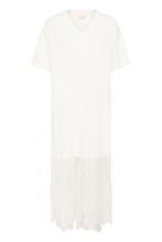 Lade das Bild in den Galerie-Viewer, T-Shirt Kleid mit Spitze ANDREA | Kaffe
