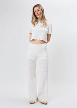 Lade das Bild in den Galerie-Viewer, Aurea Flared Knit Pants Off White | Oh April
