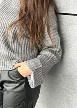 Lade das Bild in den Galerie-Viewer, Pullover &quot;LUCA&quot; | Dark Grey
