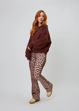 Lade das Bild in den Galerie-Viewer, Regular Sweater Mental Health Braun | Oh April
