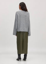 Lade das Bild in den Galerie-Viewer, Nori Jumper Grau | Edited
