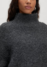 Lade das Bild in den Galerie-Viewer, Strick Jumper BETH | Edited
