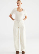 Lade das Bild in den Galerie-Viewer, Balloon Jeans CLARA Ecru | C.O.J
