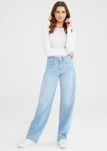 Lade das Bild in den Galerie-Viewer, Balloon Jeans CLARA Light Blue | C.O.J

