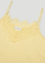 Lade das Bild in den Galerie-Viewer, Tami Satin Top Butter Yellow | Oh April
