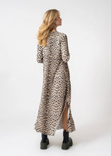 Lade das Bild in den Galerie-Viewer, Rory Plissee Dress Leo
