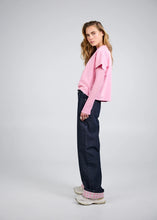 Lade das Bild in den Galerie-Viewer, Ella Boxy T-Shirt Petal Cream Acid | Oh April
