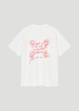 Lade das Bild in den Galerie-Viewer, Boyfriend T-Shirt Summer Party | Stripe Pearl
