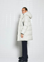 Lade das Bild in den Galerie-Viewer, 3/4 Pufferjacke „Abby“ Grey Sugar  | Withblack
