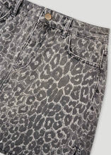 Lade das Bild in den Galerie-Viewer, Milo Denim Skirt Leo Grey

