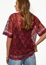 Lade das Bild in den Galerie-Viewer, Lace Shirt Burgundy | My Jewellery
