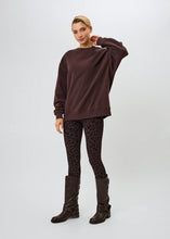 Lade das Bild in den Galerie-Viewer, OV Sweater Good Karma Truffle | Oh April
