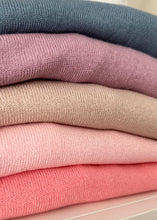 Lade das Bild in den Galerie-Viewer, Feinstrick Shirt aus Modal | versch. Farben
