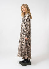 Lade das Bild in den Galerie-Viewer, Rory Plissee Dress Leo
