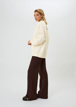 Lade das Bild in den Galerie-Viewer, OV Sweater Good Karma Offwhite | Oh April
