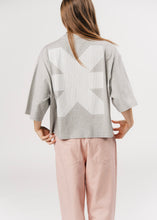 Lade das Bild in den Galerie-Viewer, T-Shirt Cropped Grey Melange | Karo Kauer Label
