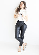 Lade das Bild in den Galerie-Viewer, veganes Leder, Joggpants, Kunstleder
