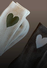 Lade das Bild in den Galerie-Viewer, The Big Heart Socken im 2er Set - Mokka &amp; Cream | Loones
