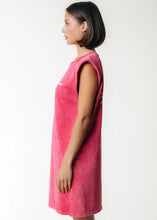 Lade das Bild in den Galerie-Viewer, Tropical Beach Tour Padded Dress | Colourful Rebel
