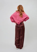 Lade das Bild in den Galerie-Viewer, Regular Sweater Mental Health Pink | Oh April
